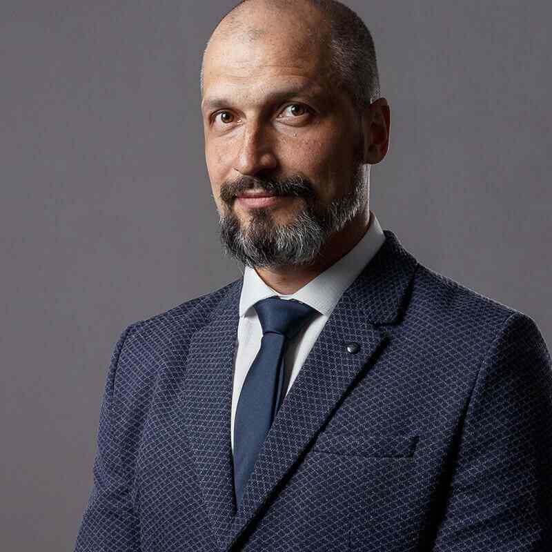 https://procuradorescreal.com/wp-content/uploads/2019/10/inner_team_01-1.jpg